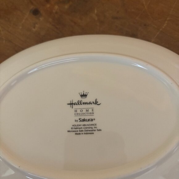 Hallmark "Holiday Abundance" Gravy Boat - Picture 5 of 6